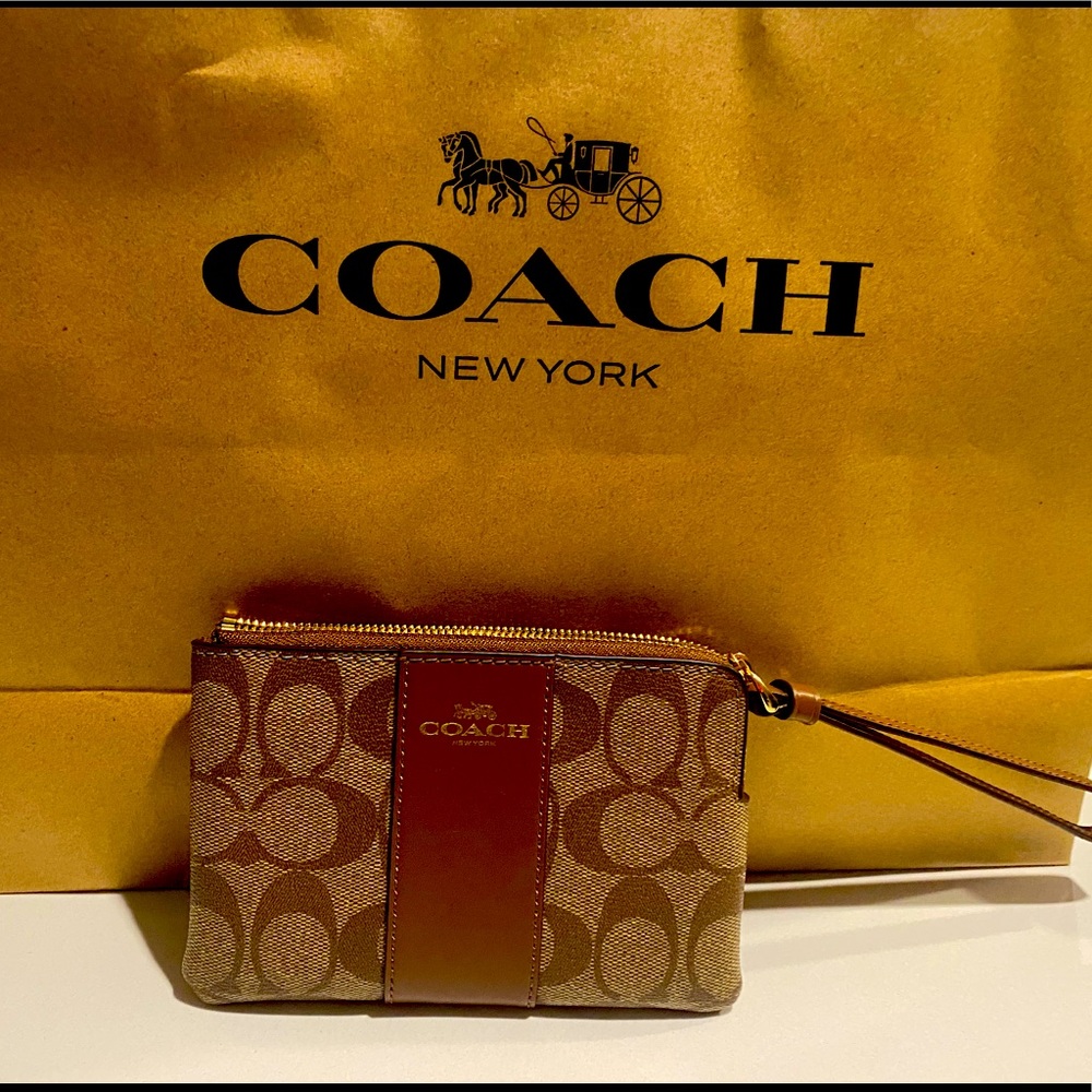 Corner Zip Wristlet In Signature Canvas